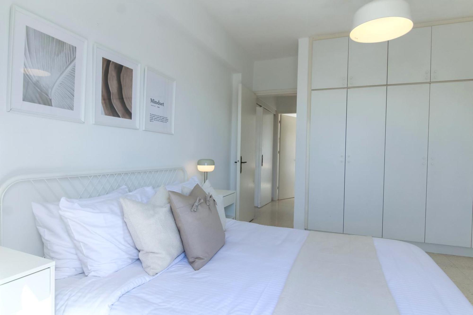 Phaedrus Living: Byzantium Modern City Flat Paphos Extérieur photo