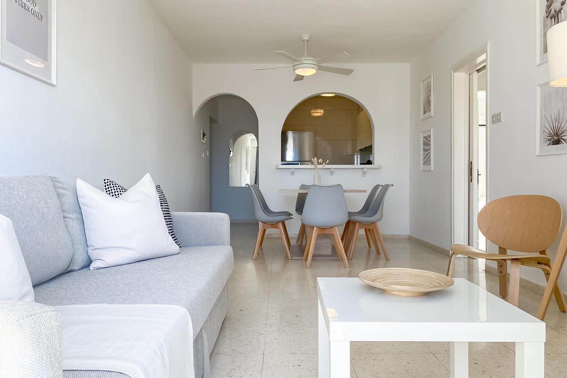 Phaedrus Living: Byzantium Modern City Flat Paphos Extérieur photo