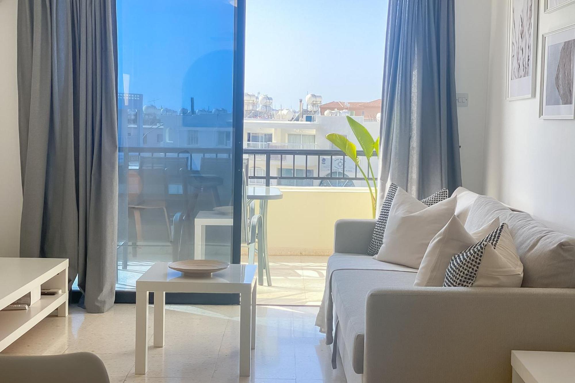 Phaedrus Living: Byzantium Modern City Flat Paphos Extérieur photo
