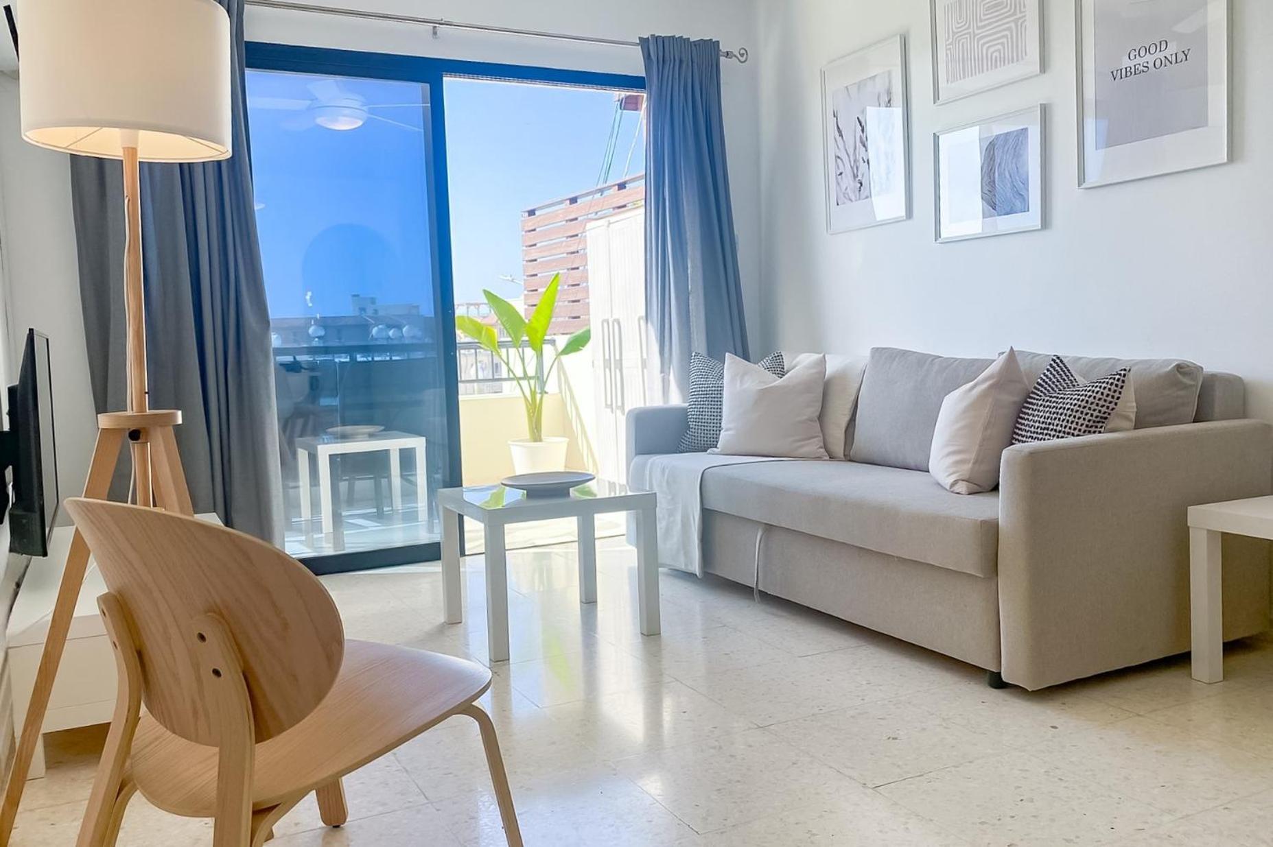 Phaedrus Living: Byzantium Modern City Flat Paphos Extérieur photo